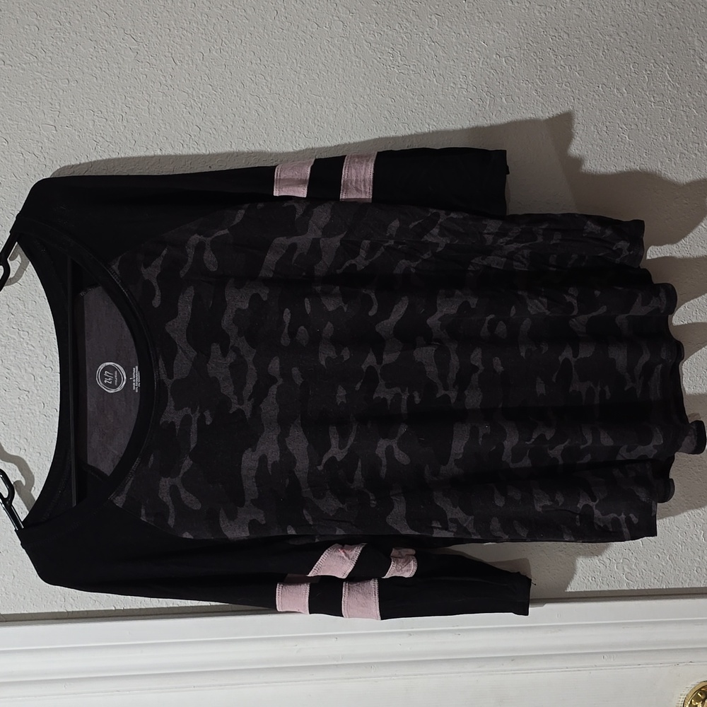 Maurices Black and Pink Camouflage Long Sleeve Top